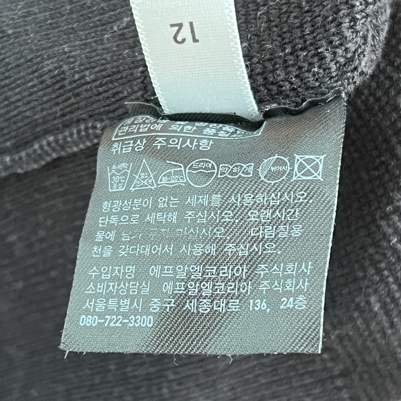 Uniqlo Black Cotton Knit Long Sleeve Crewneck Sweater - Picture 8 of 8